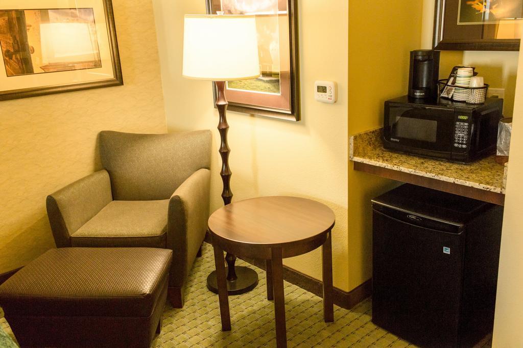 Little Missouri Inn & Suites New Town Ngoại thất bức ảnh