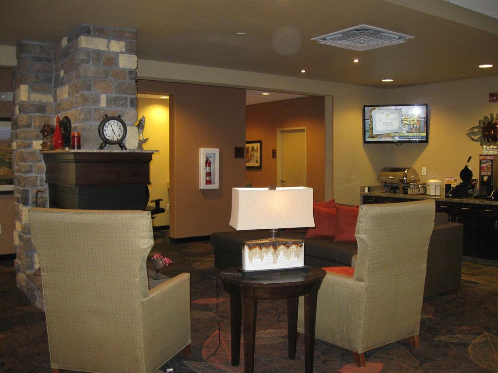 Little Missouri Inn & Suites New Town Ngoại thất bức ảnh