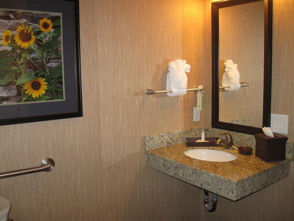 Little Missouri Inn & Suites New Town Ngoại thất bức ảnh